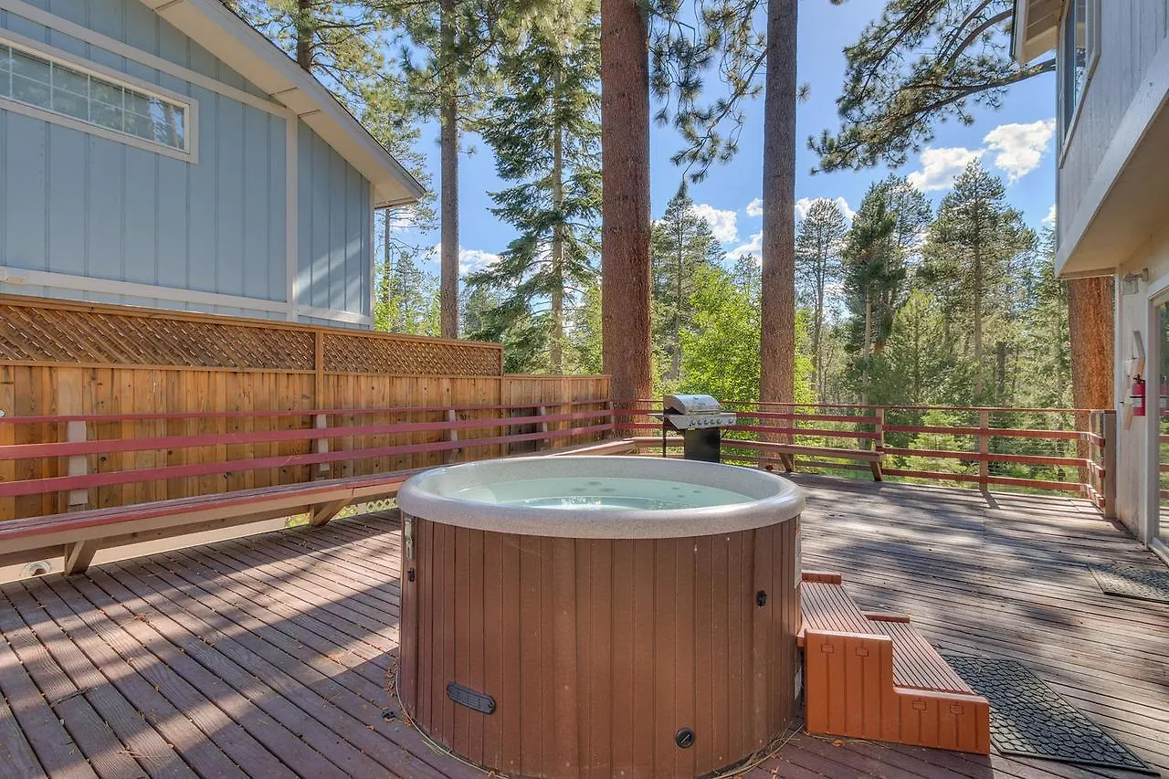 The Meadows - Six Bedroom Home South Lake Tahoe Holiday home