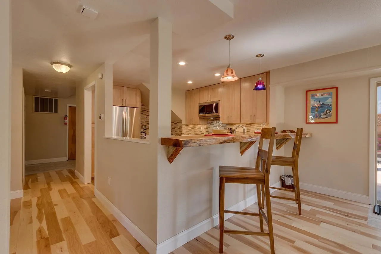 The Meadows - Six Bedroom Home South Lake Tahoe Holiday home