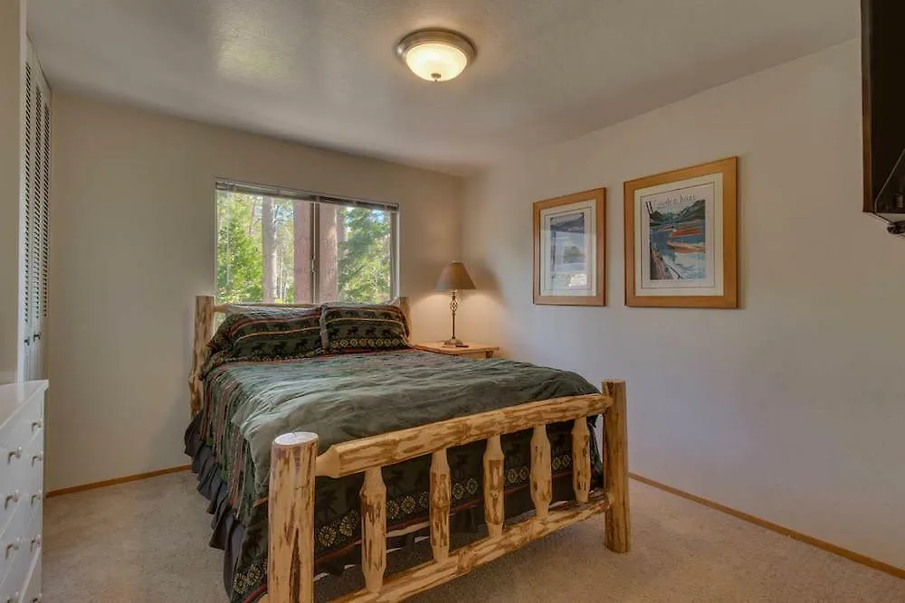 The Meadows - Six Bedroom Home South Lake Tahoe